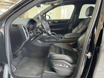 Porsche Cayenne - 8