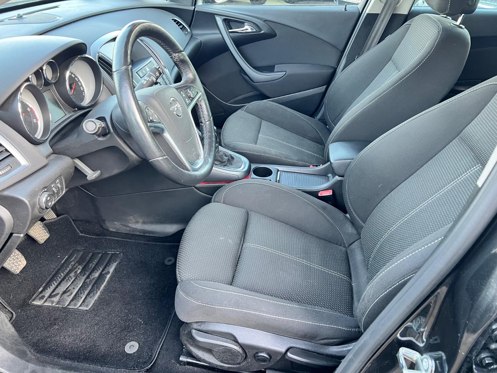 Opel Astra 2015 — фото 20