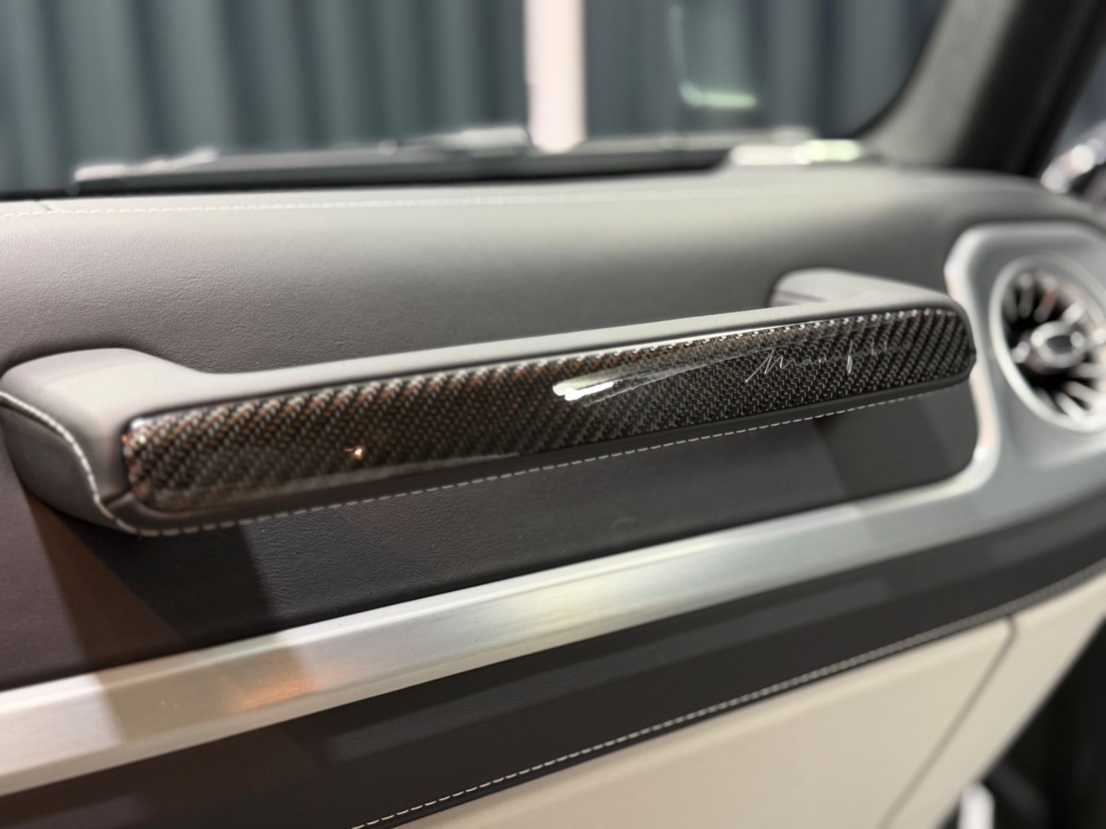 Fahrzeugabbildung Mercedes-Benz G 63 AMG|MY26|A22|PERFORMANCE|TV|VOLL|CARBON|