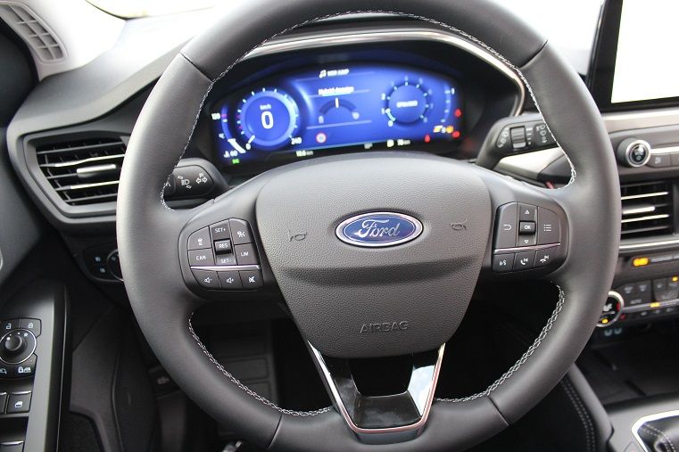 Fahrzeugabbildung Ford Focus Turnier Hybrid TITANIUM X -sofort verfügba