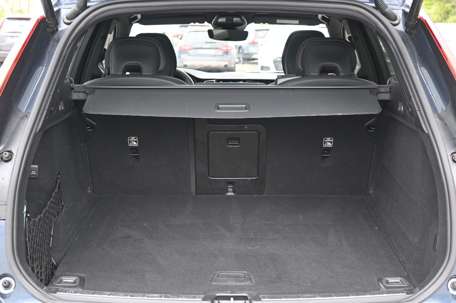 Fahrzeugabbildung Volvo XC60 B4D Plus Dark*LED*PANO*STHZ*360*H&K*BLIS