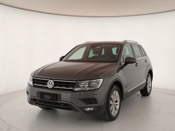 Volkswagen Tiguan - 1