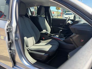 Peugeot 208 1.2 PureTech 100 Allure NAVITEMPOMATLEDKA