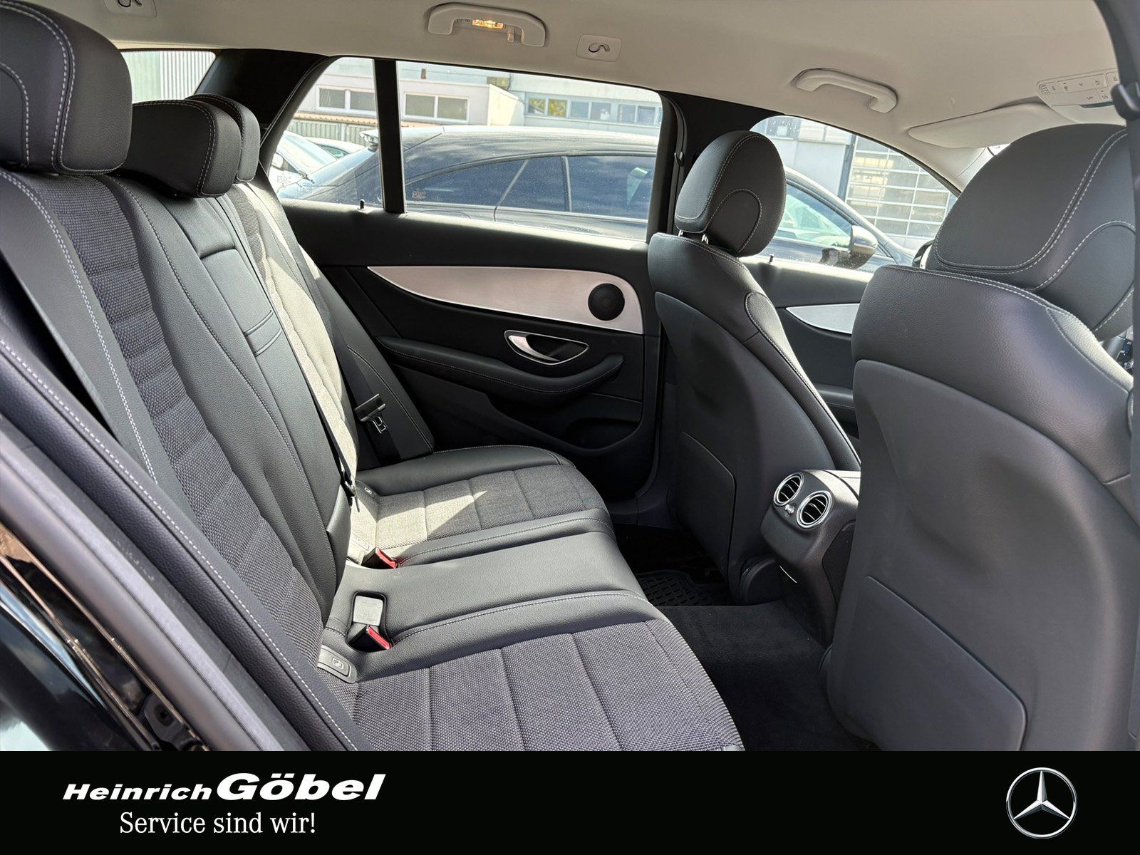 Fahrzeugabbildung Mercedes-Benz E 220 T d AVANTGARDE*CARPLAY*TOTWINKEL*AMBIENTE