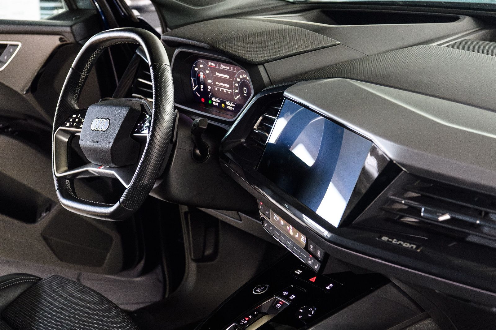 Fahrzeugabbildung Audi Q4 e-tron 45 RFK/MATRIX
