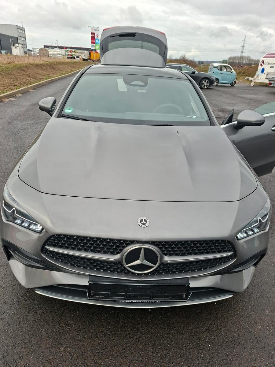 Mercedes-Benz CLA 200 d AMG*PANO*AHK*Head-up-Display