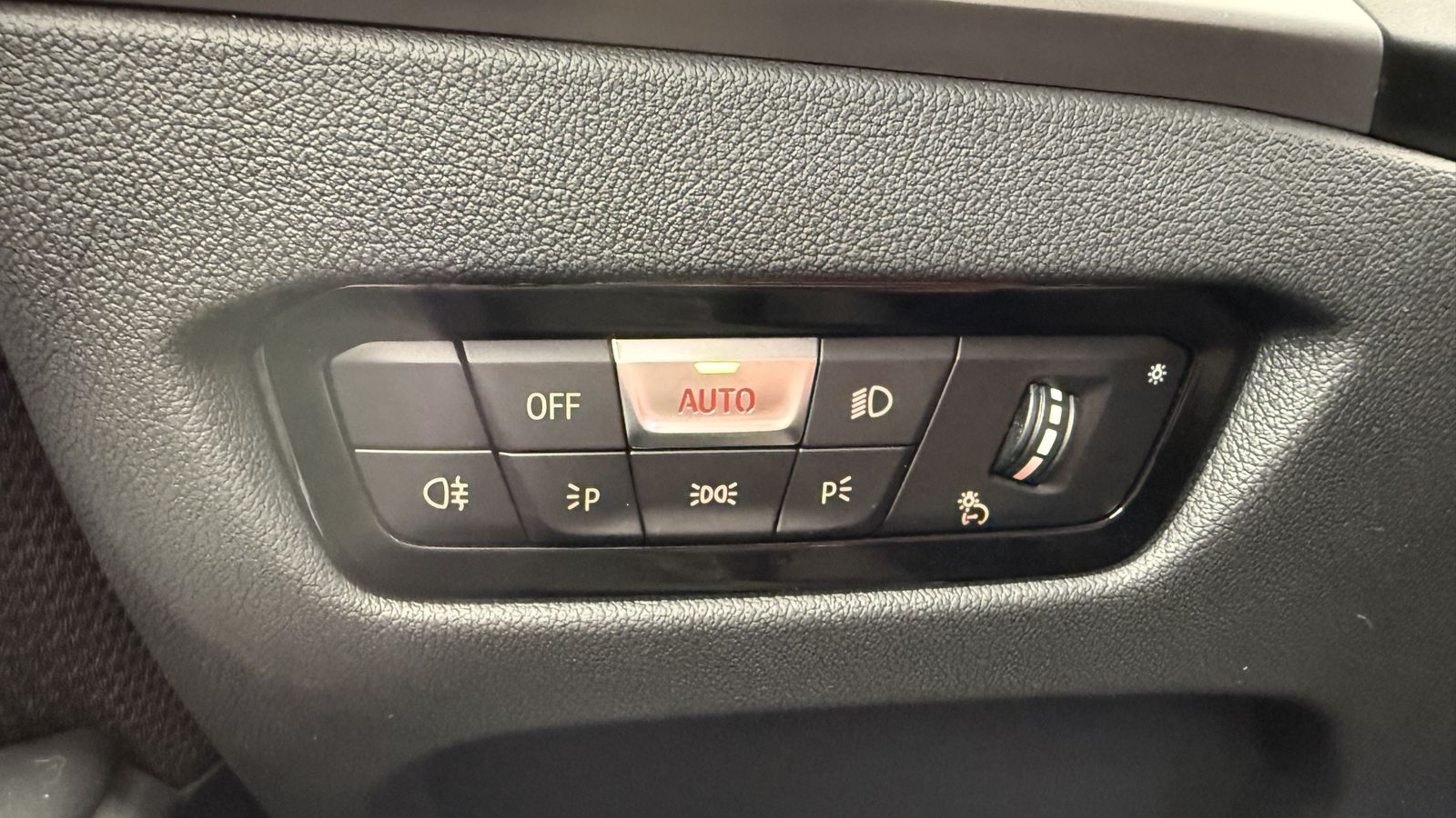 BMW 318d LED LC Plus SHZ PDC Tempo foto 25