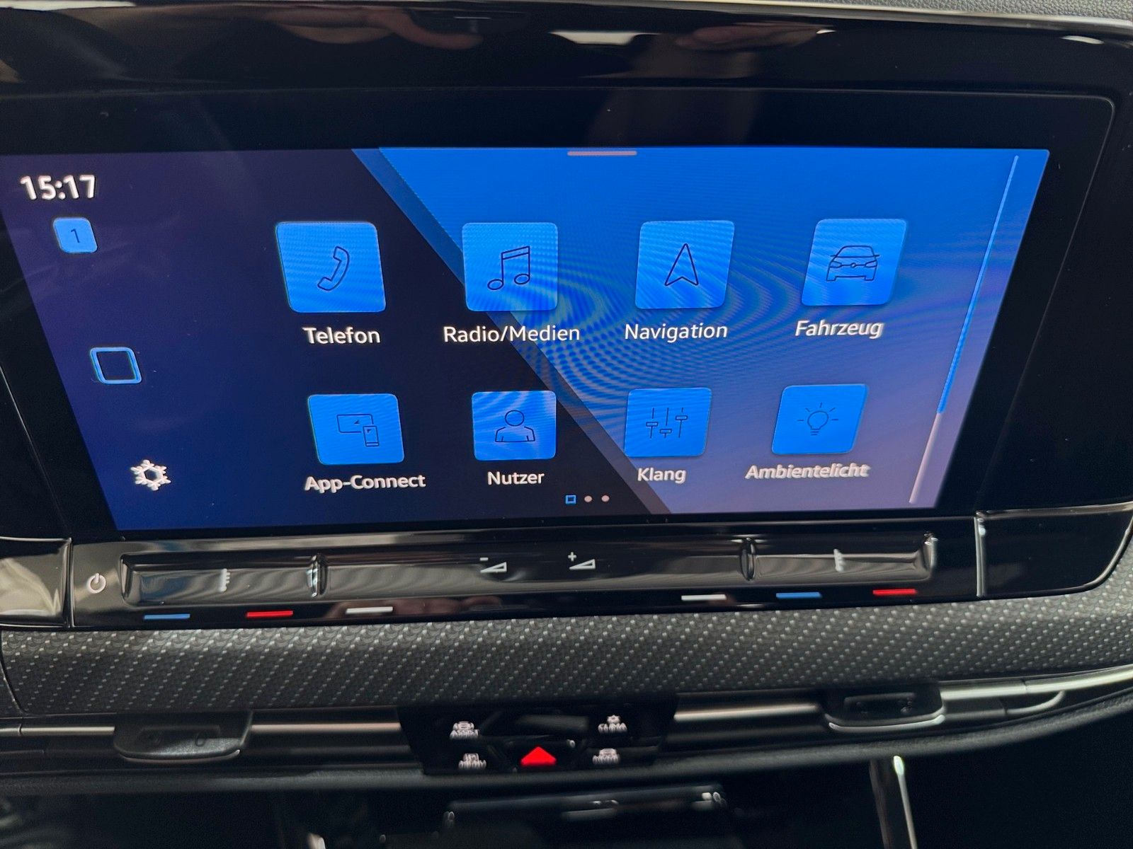 Fahrzeugabbildung Volkswagen Golf VIII Variant R 4Motion 2.0 TSI