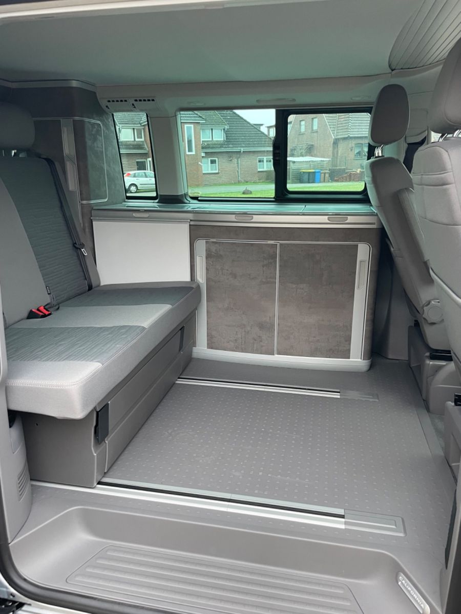 Fahrzeugabbildung Volkswagen T6.1 California 2.0 TDI Ocean DSG Navi/LED/AHK