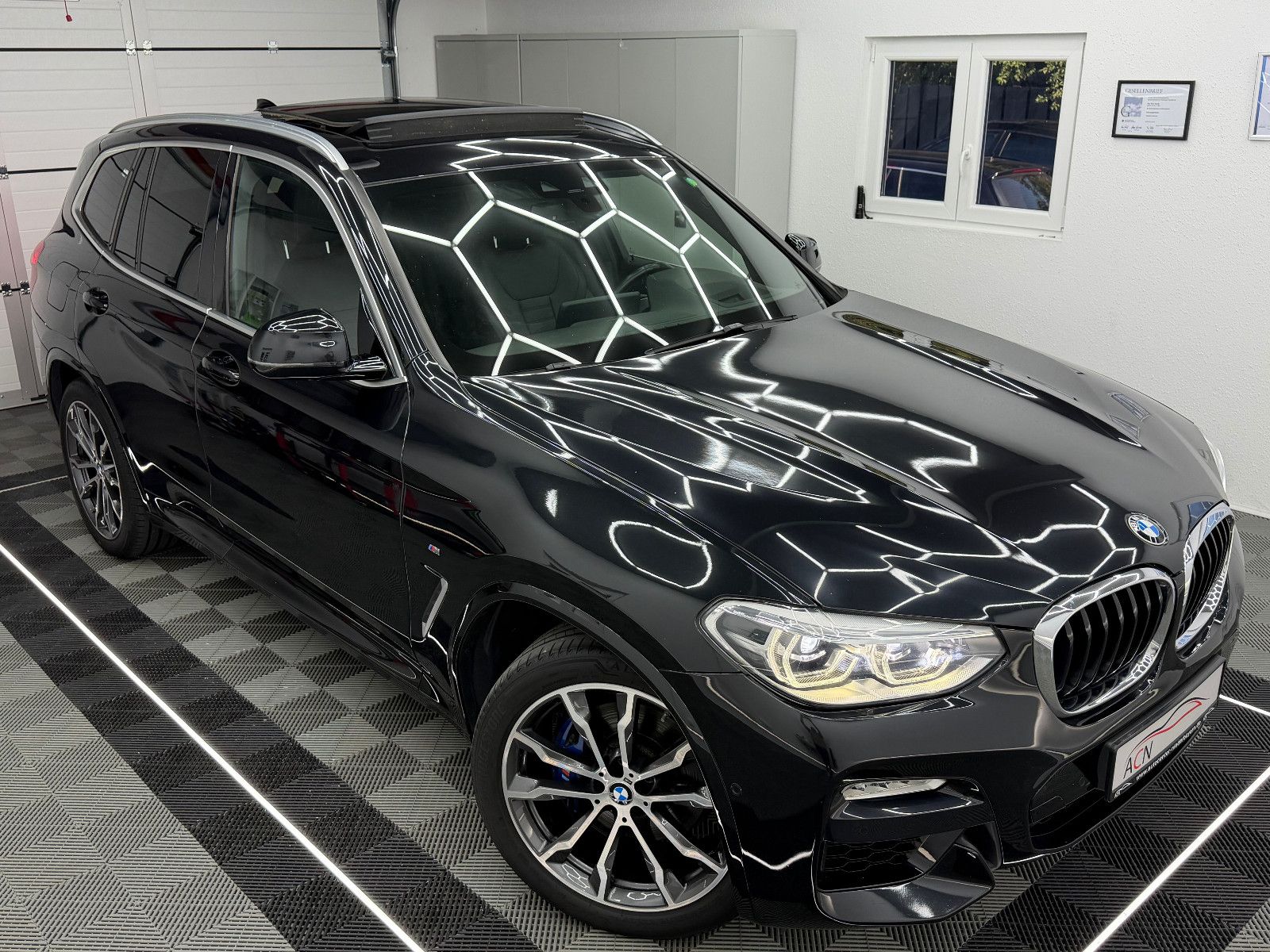 Fahrzeugabbildung BMW X3 xDrive 30 d M SPORT/LED/HuD/AHK/PANO/H&K/DAB