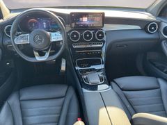 Fahrzeugabbildung Mercedes-Benz GLC 400d 4M AMG LINE NIGHT DISTRONIC HUD KEYLESS