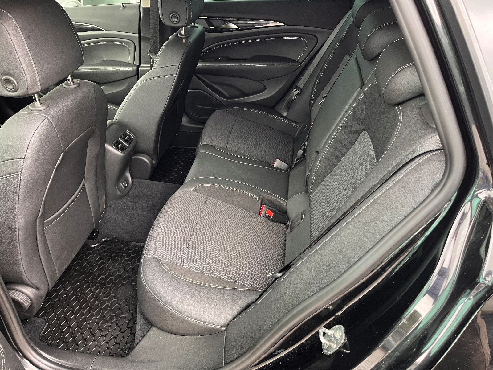 Fahrzeugabbildung Opel Insignia B Sports Tourer Innovation