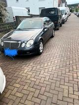 Mercedes-Benz Mercedes E-Klasse 211, 280ausgezeichneter ... - Mercedes-Benz 280 in Frankfurt (Main)