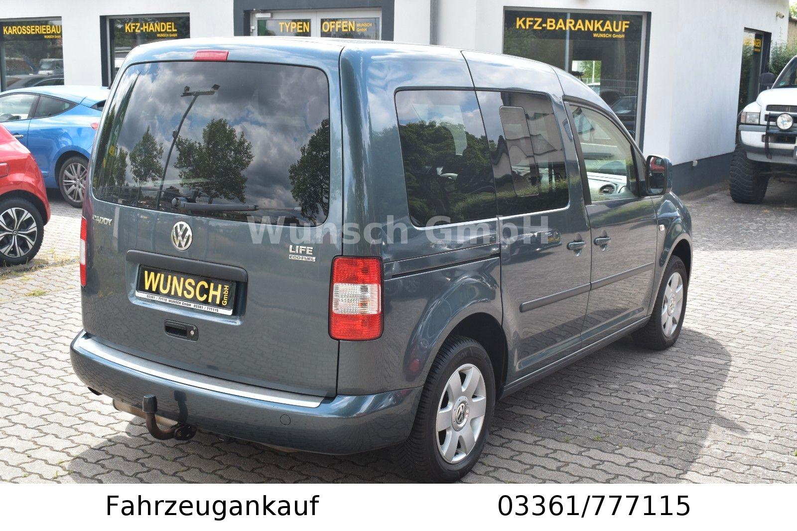 Volkswagen Caddy 2009 — rear view