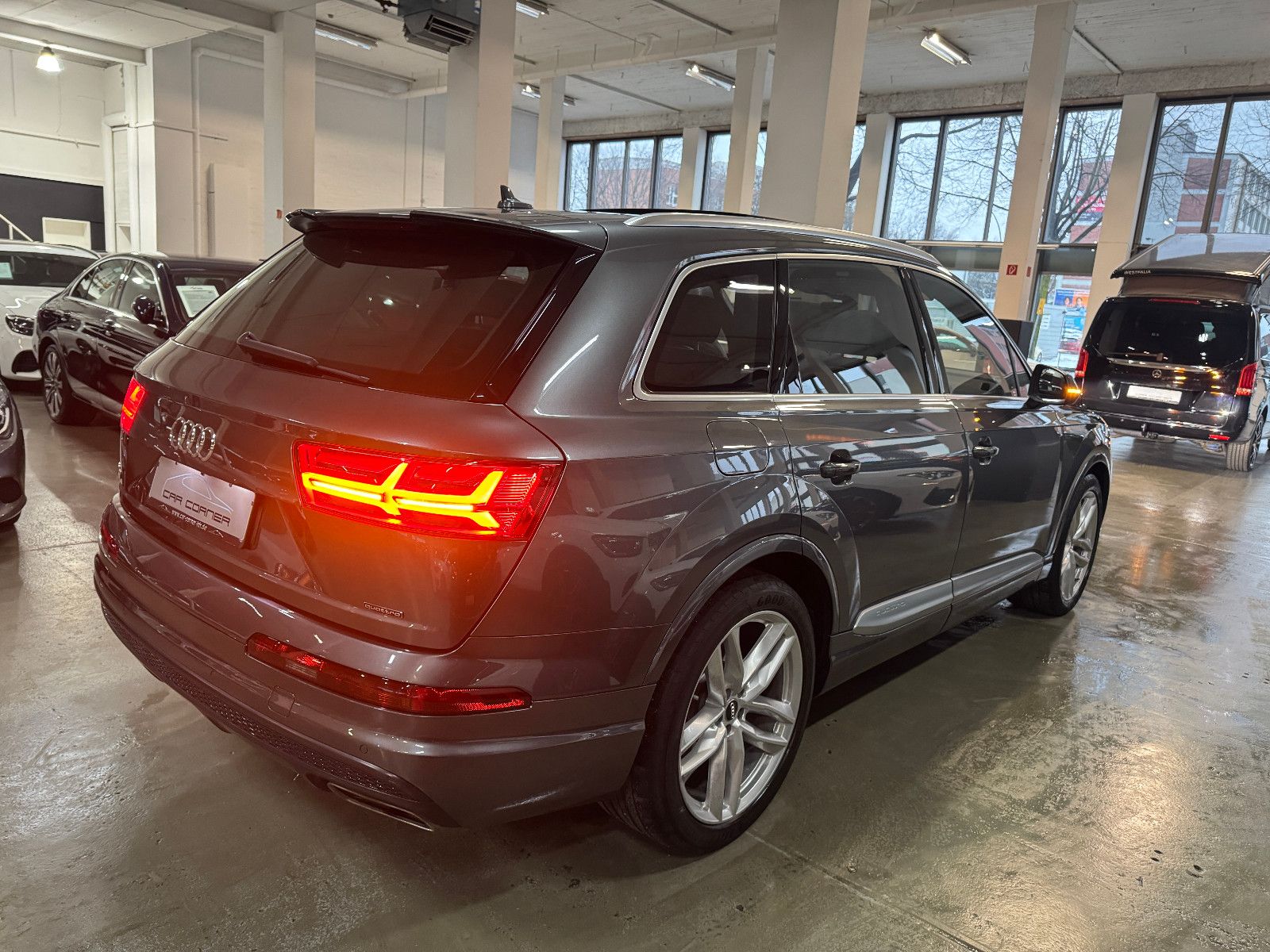 Fahrzeugabbildung Audi Q7 3.0 TDI QUATTRO 3X S-LINE VOLLAUSTATTUNG 21´