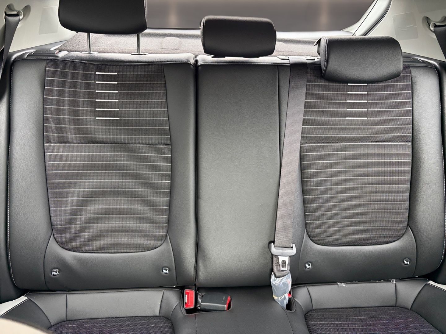 Fahrzeugabbildung Kia Stonic Spirit, AT+Technik Paket Navi LED Auto Kl
