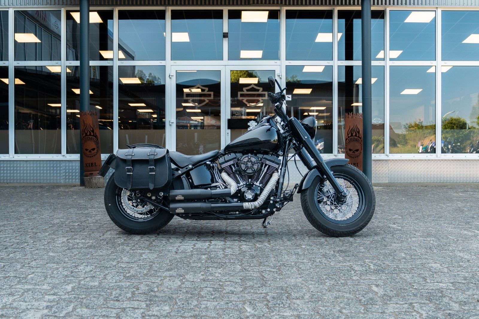 Fahrzeugabbildung Harley-Davidson FLSS SOFTAIL SLIM S 110 cui - Jekill & Hyde