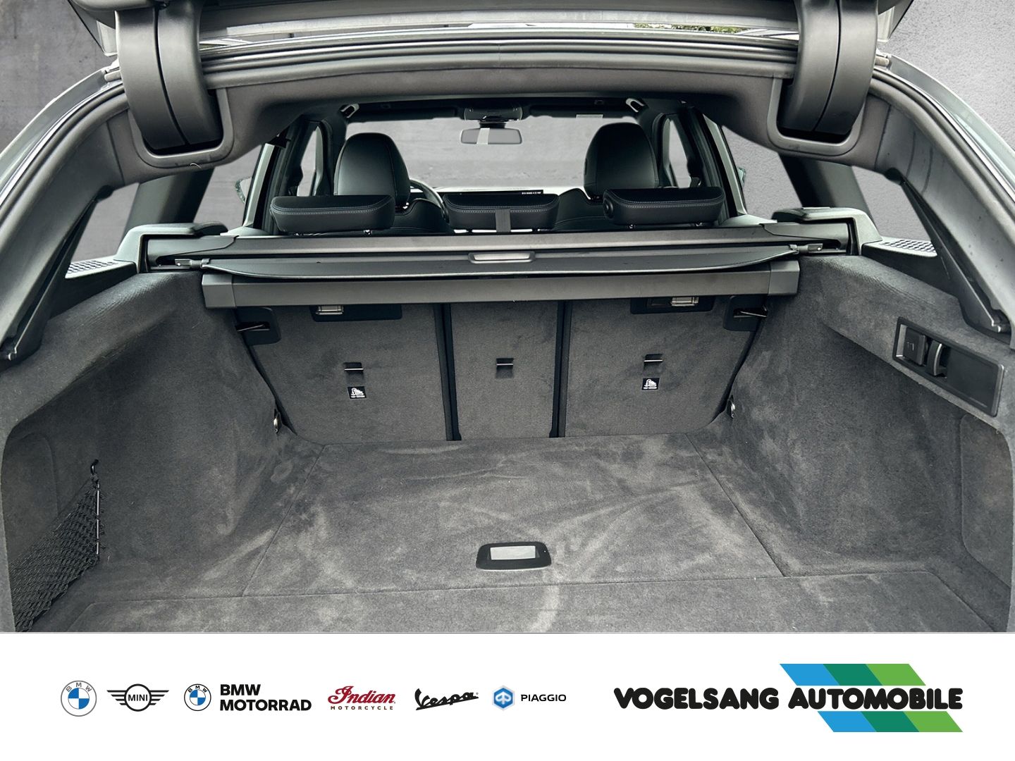 Fahrzeugabbildung BMW 318 iTouring,M Sport,HeadUp,Rückfahrk.,DrivingAs