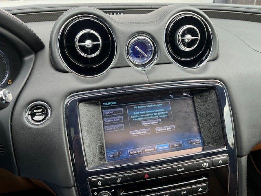 Jaguar XJ 3.0 V6 Diesel 275 ch – Design Edition Sport – Pano – 20" – Cuir – Caméra