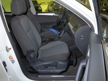 Volkswagen Tiguan - 11