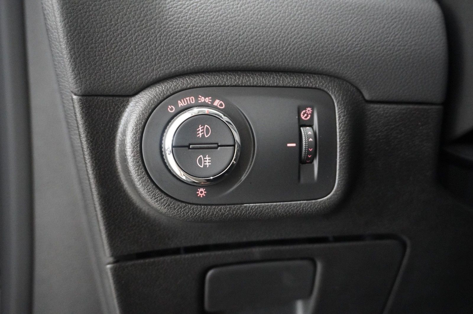 Fahrzeugabbildung Opel Zafira C Tourer 1.6T INNOV. 7-SITZ NAVI/SHZ/AHK