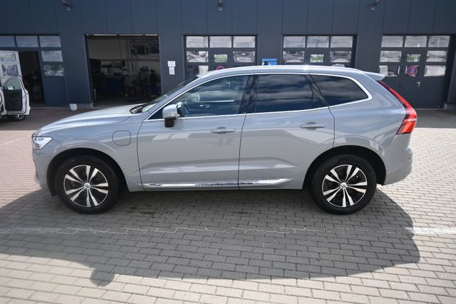 Volvo XC60 T6 Essential AWD*PDC*AHK*PANO*STHZG*