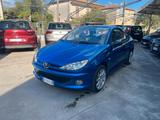Peugeot 206 1.6 16V CC - Peugeot 206 mit Benzin-Antrieb: Cabrio, 1.6