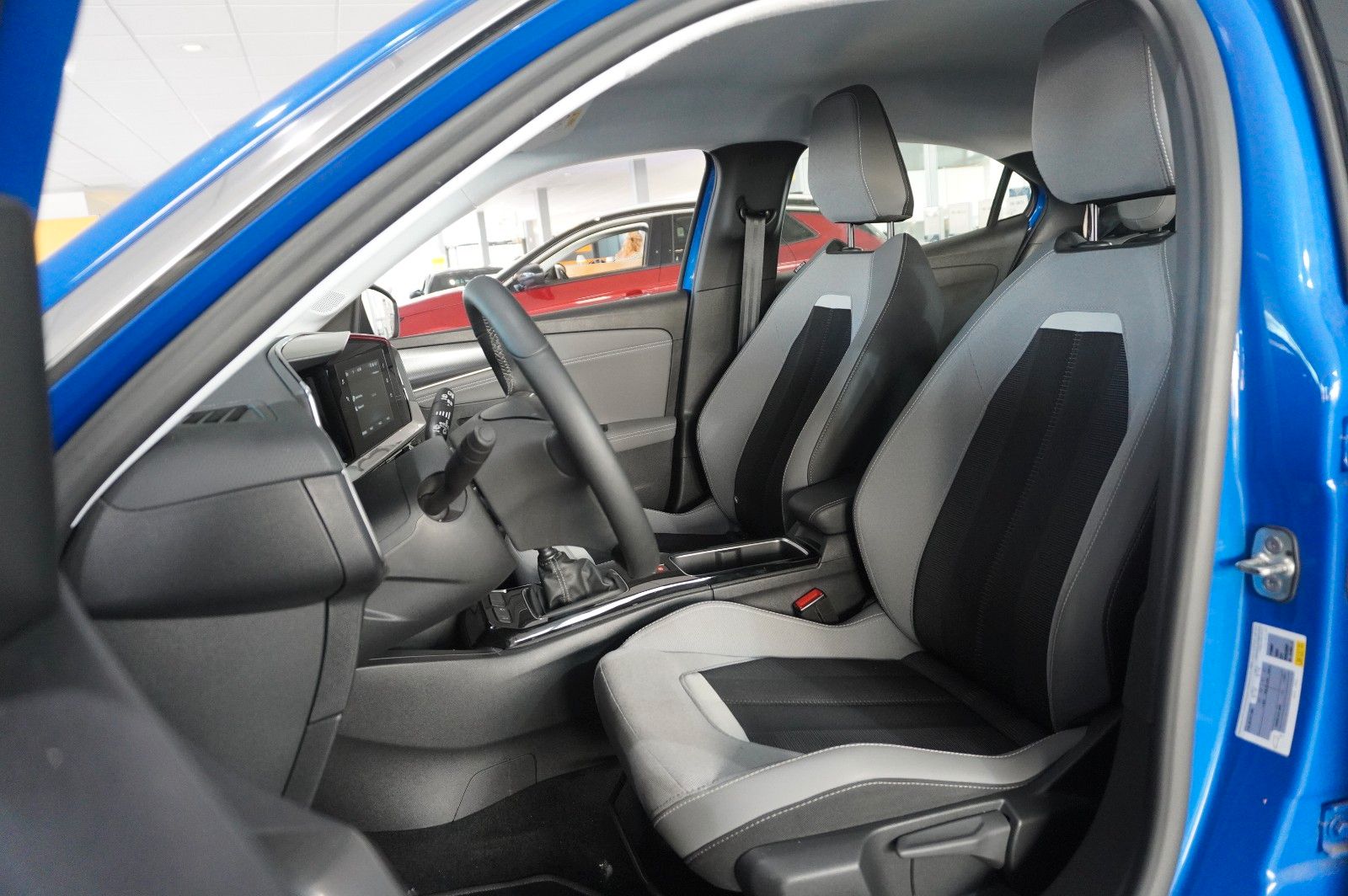 Fahrzeugabbildung Opel Mokka ELEGANCE 1.2T NAVI/LED/KAMERA/SPORT/SH/DAB