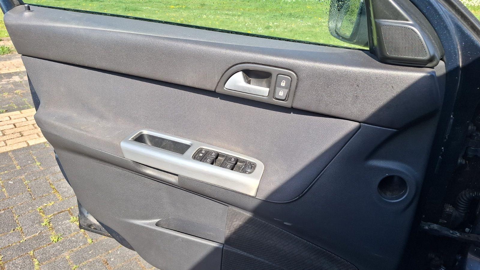 Volvo V50 2006 — photo 9