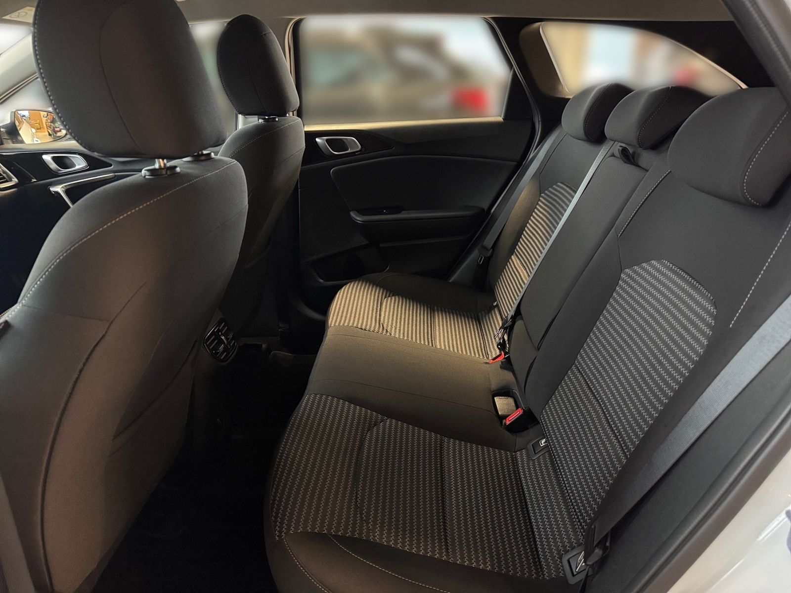 Fahrzeugabbildung Kia CEED_SW 1.5T 140 DCT7 VIS KOMF+ (NAV)