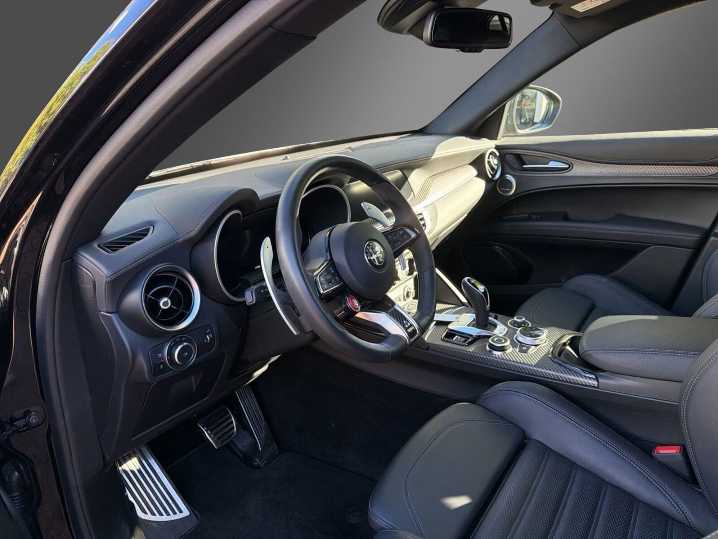 Fahrzeugabbildung Alfa Romeo Stelvio Quadrifoglio Q4 VOLL inkl. Auspuffanlage