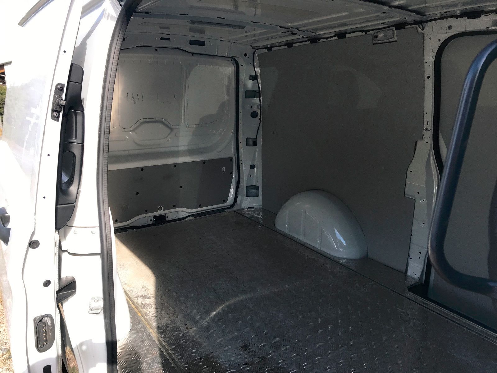 Fahrzeugabbildung Mercedes-Benz Vito Kasten 114 RWD extrala,Automatic,90910Km