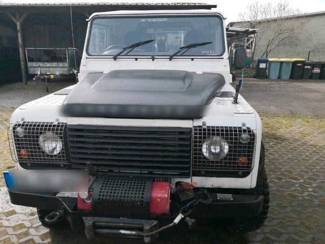 Другие Land Rover Defender 110 TD5 RHD mit Winde