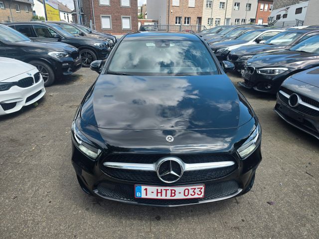 Mercedes-Benz A 180 A -Klasse A 180 d Automatik Navi LED PDC