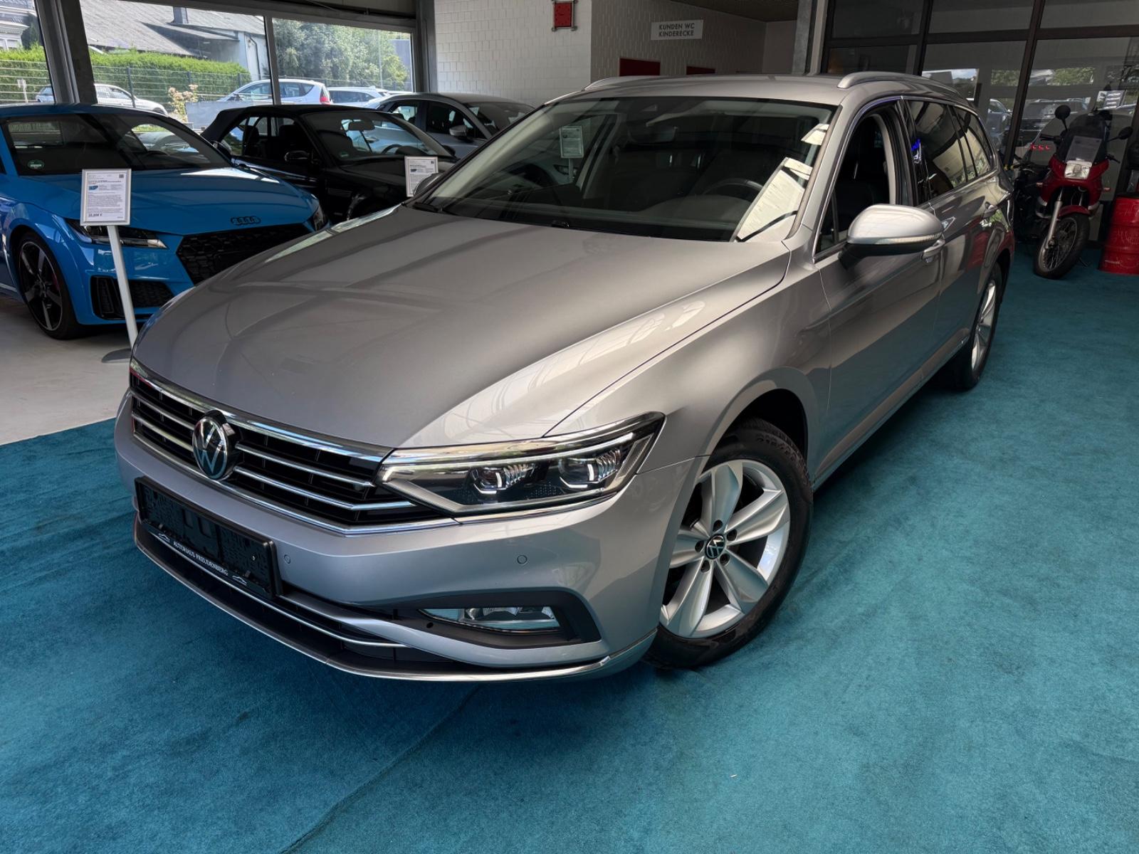 Volkswagen Passat Variant Elegance*200 PS| IQ.LIGHT| ACC