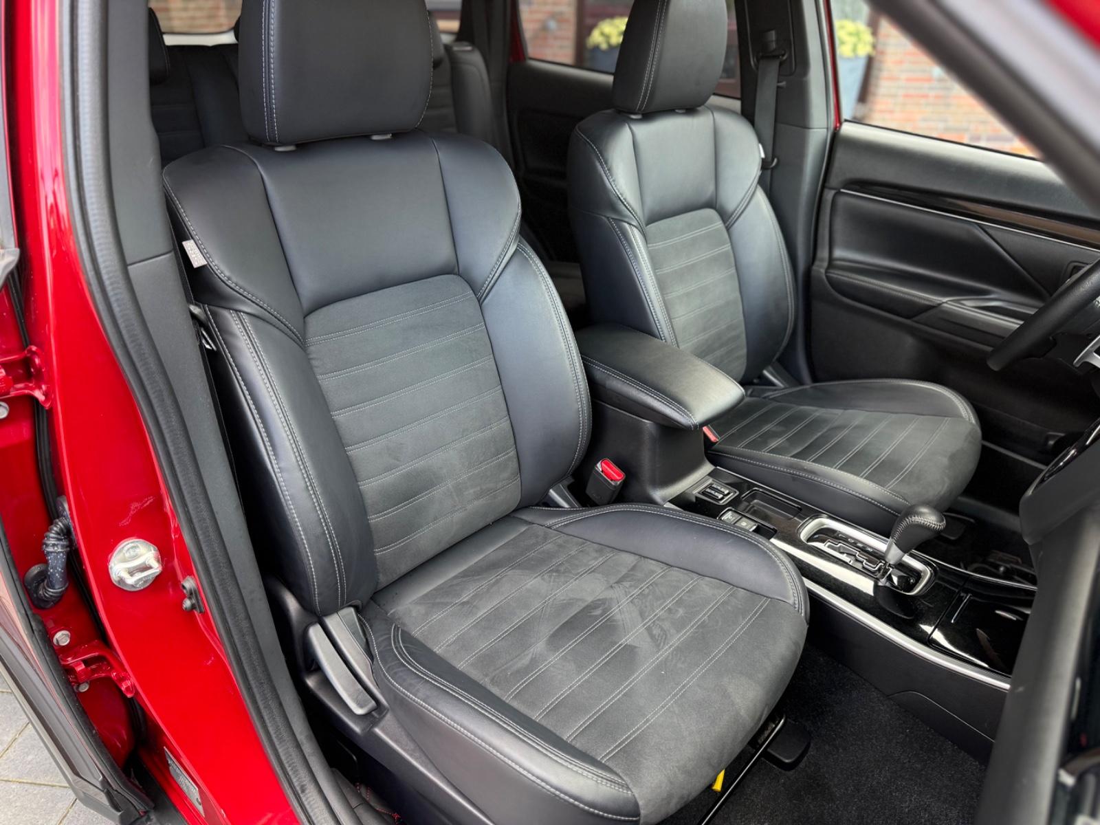 Mitsubishi Outlander 2.0CVT Active+ I LED I KAM I AHK