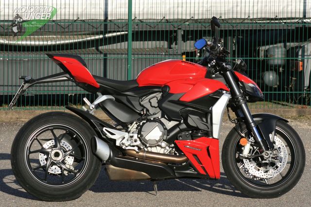 Ducati Streetfighter V2