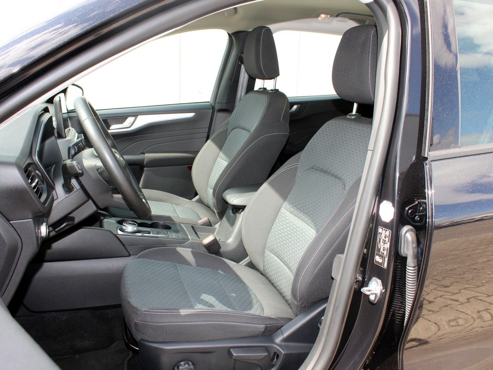 Fahrzeugabbildung Ford Kuga Plug-In Hybrid Cool & Connect