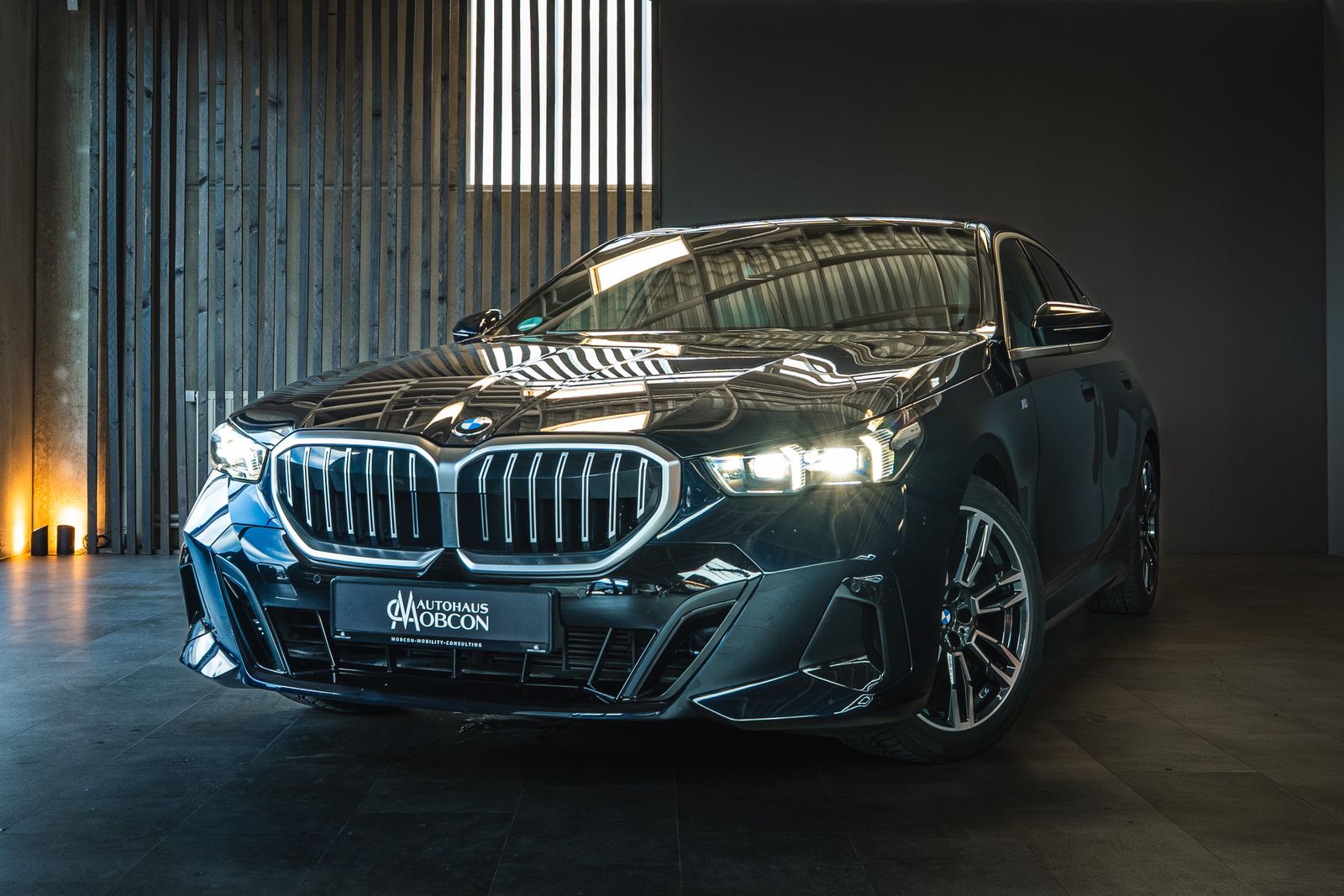 BMW 520 D M SPORT MY24 + INDIVIDUAL + CARBON
