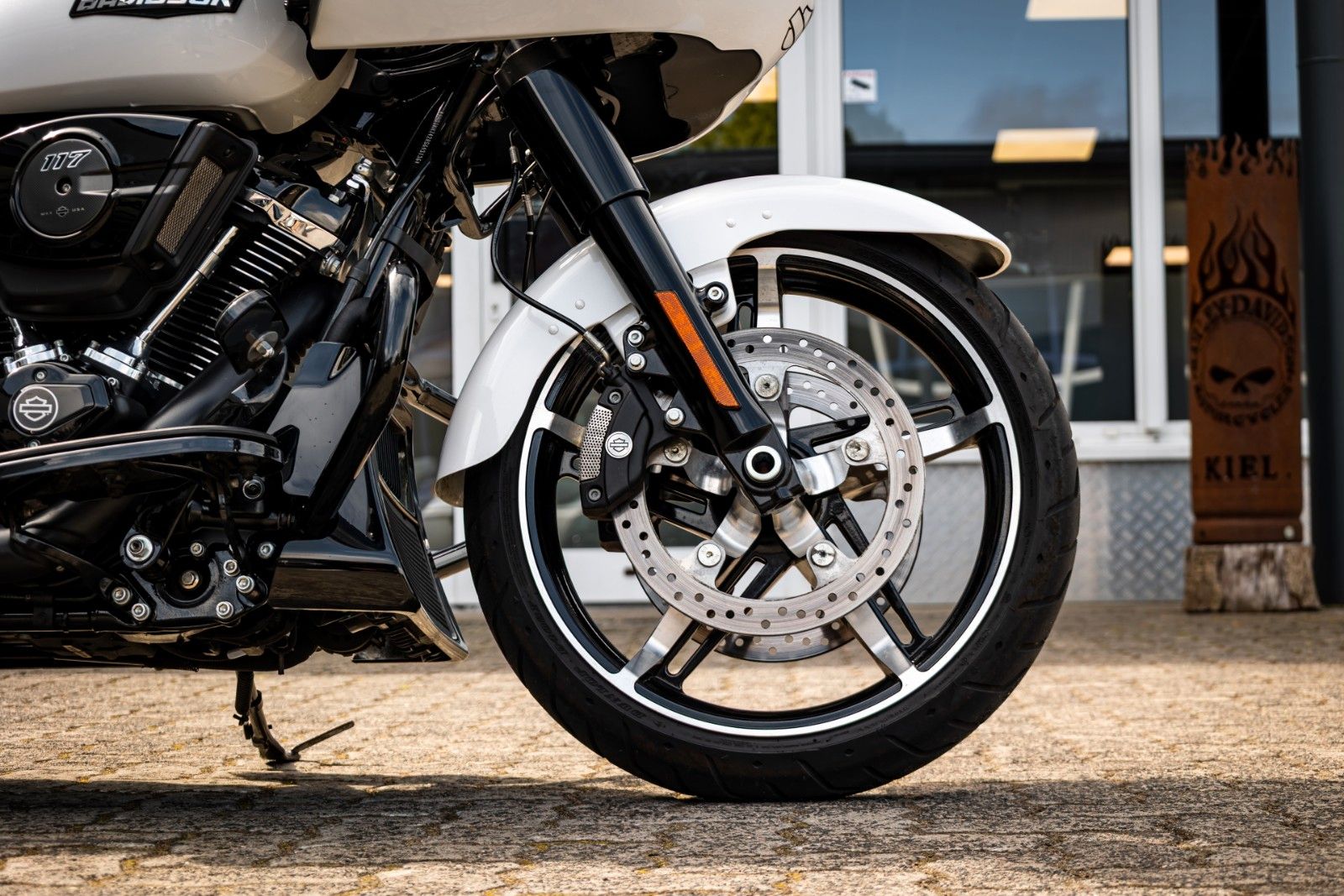 Fahrzeugabbildung Harley-Davidson ROAD GLIDE FLTRX 117cui - Screamin Eagle Auspuff
