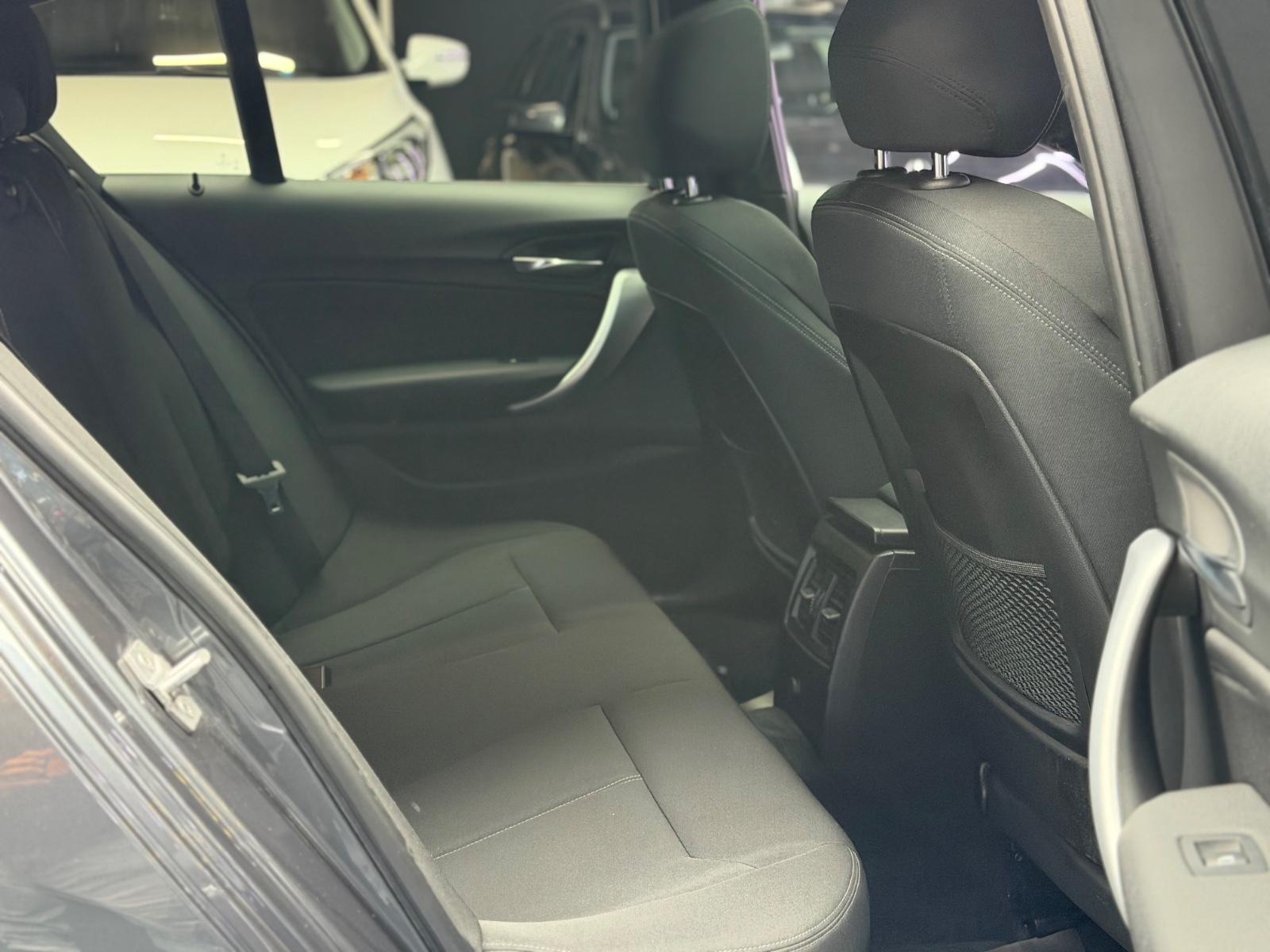BMW 120d Limousine Sport/Bi-Xenon/CAM/S-Dach/BT