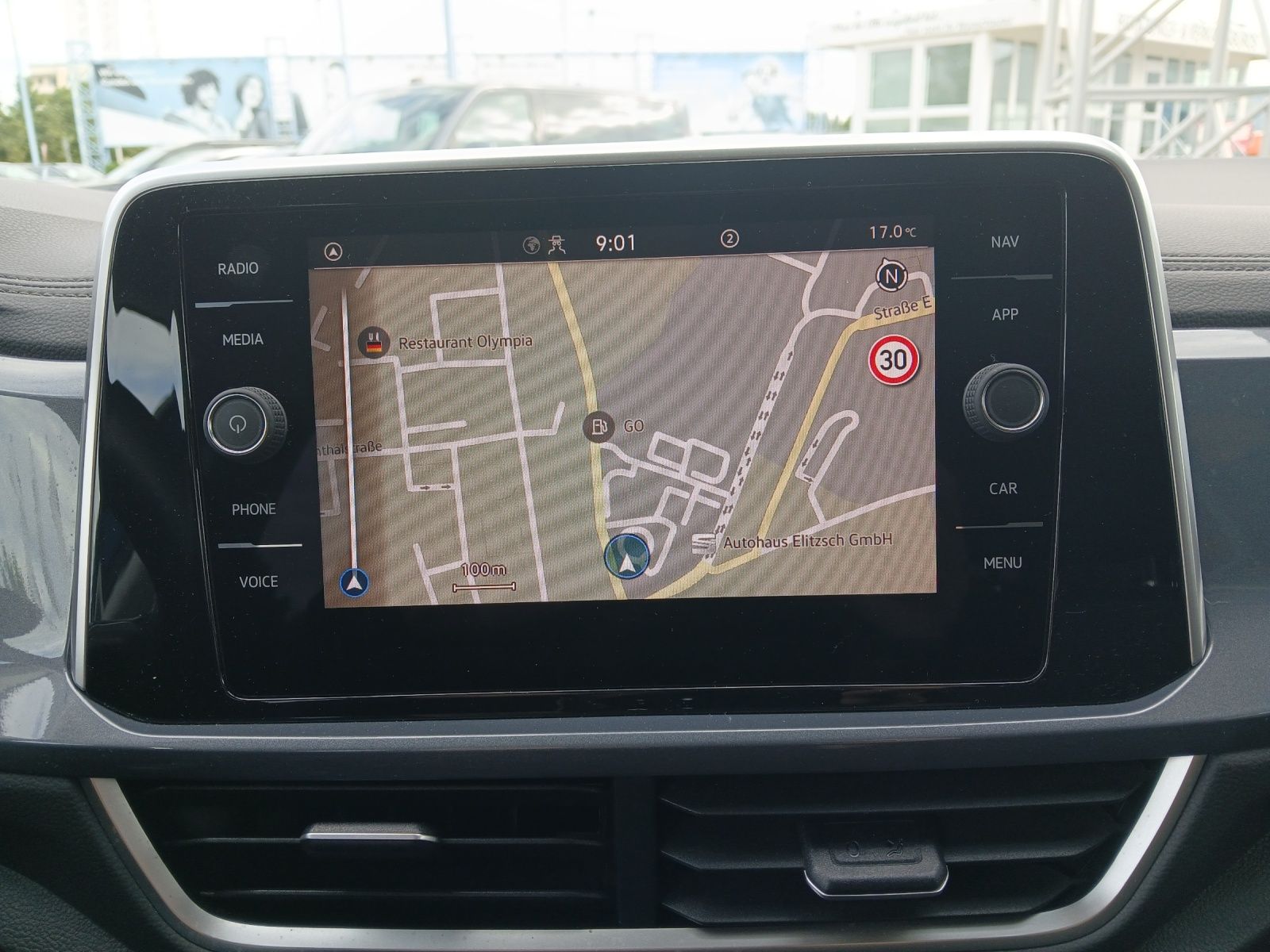 Fahrzeugabbildung Volkswagen T-Roc TSI Style Matrix AHK Kamera ACC Keyless Na
