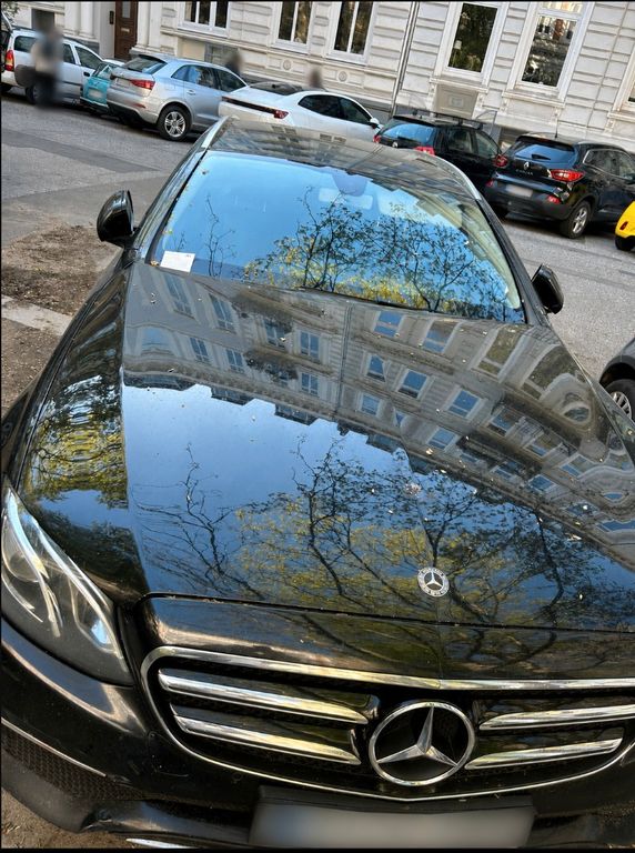 Image of Mercedes-Benz E 220