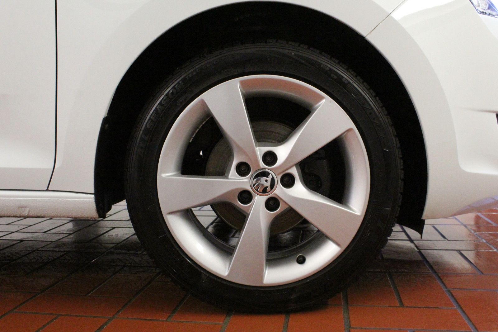 Fahrzeugabbildung SKODA Rapid 1.2 TSI Cool Edition Spaceback Allwetterre