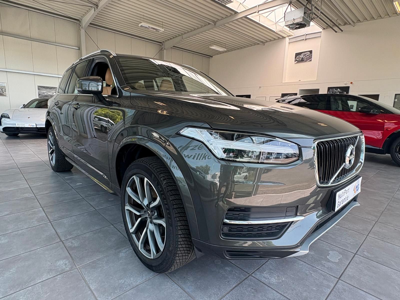 Fahrzeugabbildung Volvo XC 90 XC90 Momentum 2WD 7 sitze volleder, acc