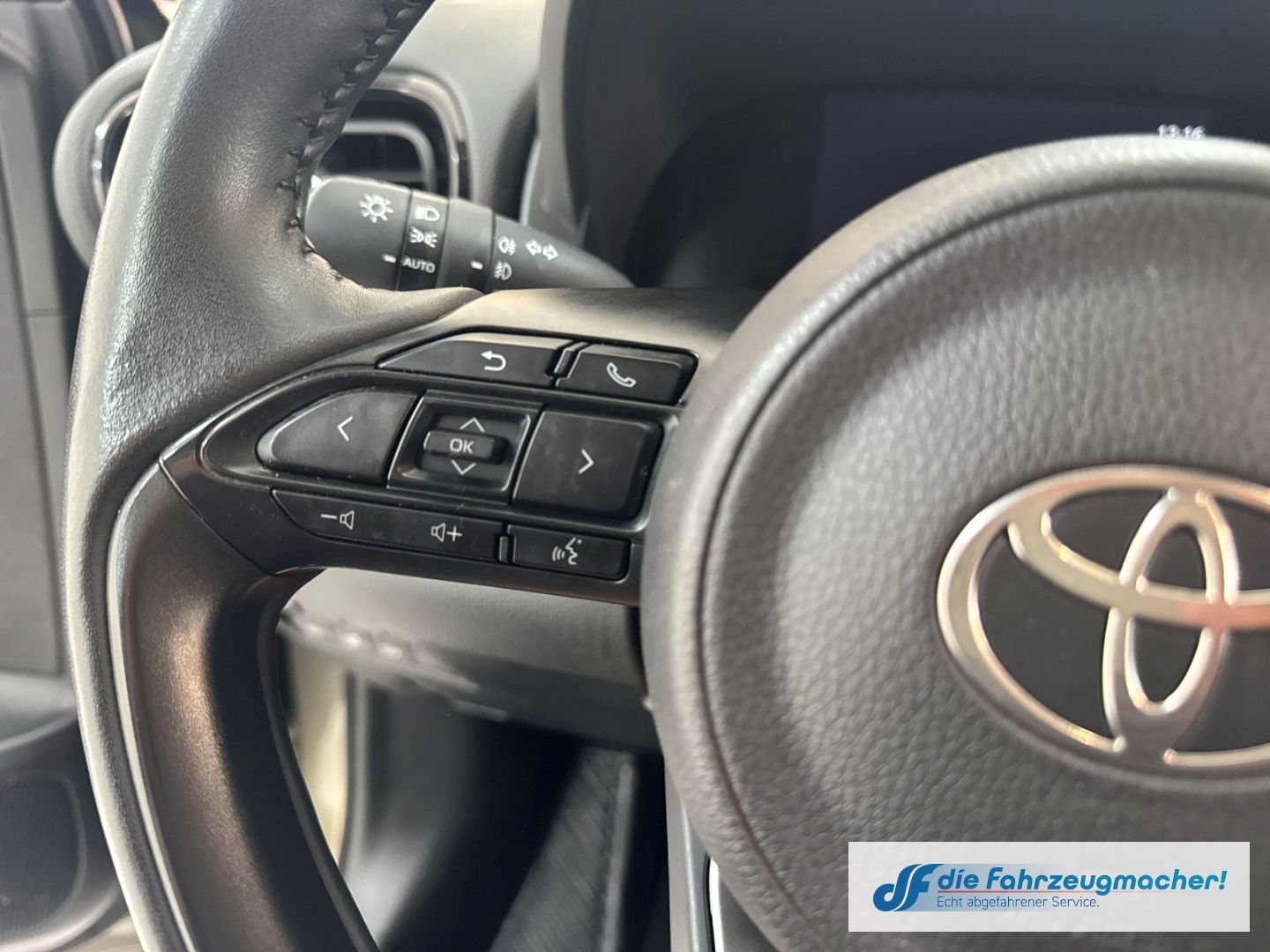 Fahrzeugabbildung Toyota Yaris Cross ACTIVE Hybrid DAB Spurhalteass. Fern