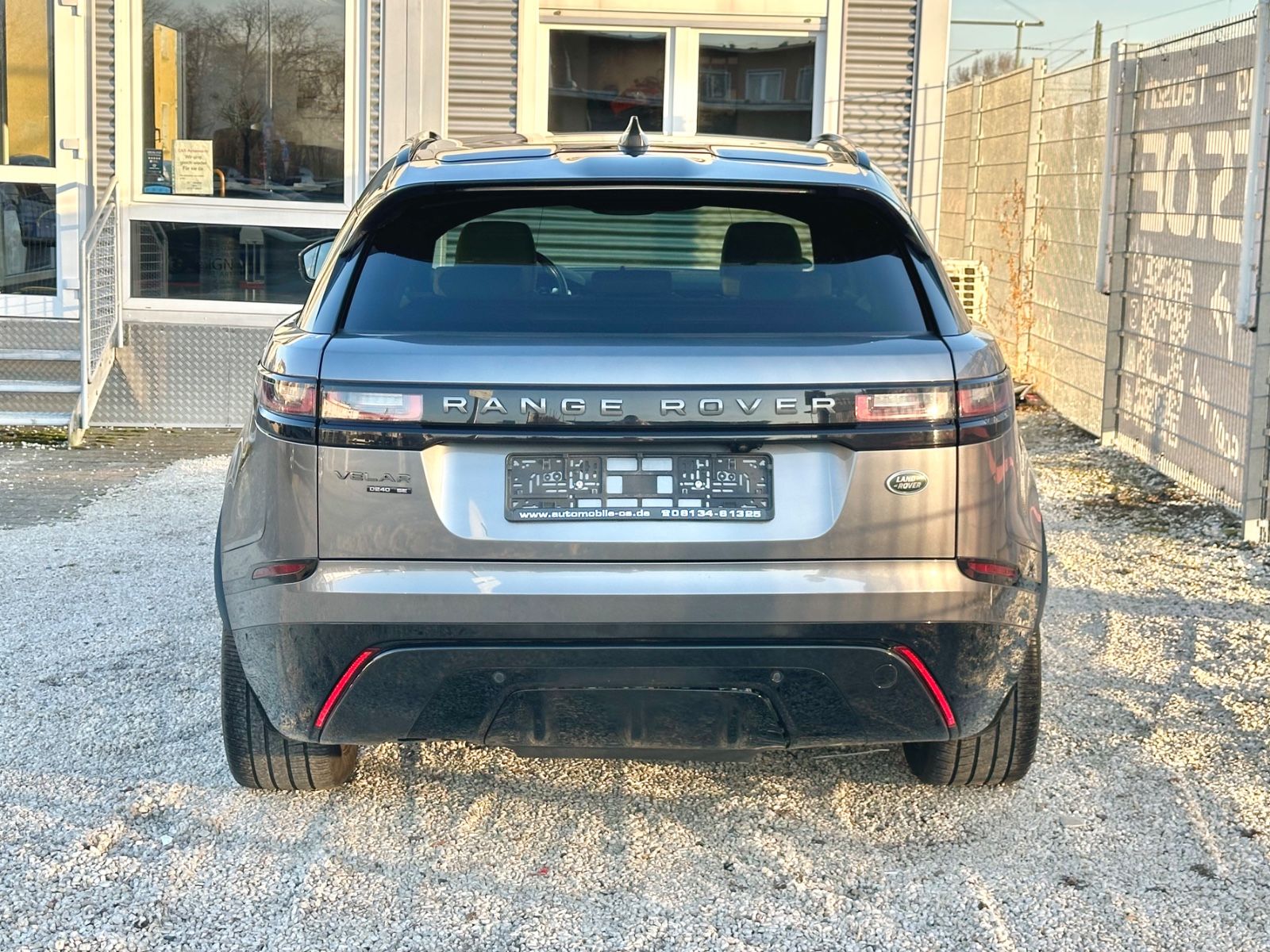Fahrzeugabbildung Land Rover RANGE ROVER VELAR R-DYNAMIC*PANO+21`LM+MATRIX*