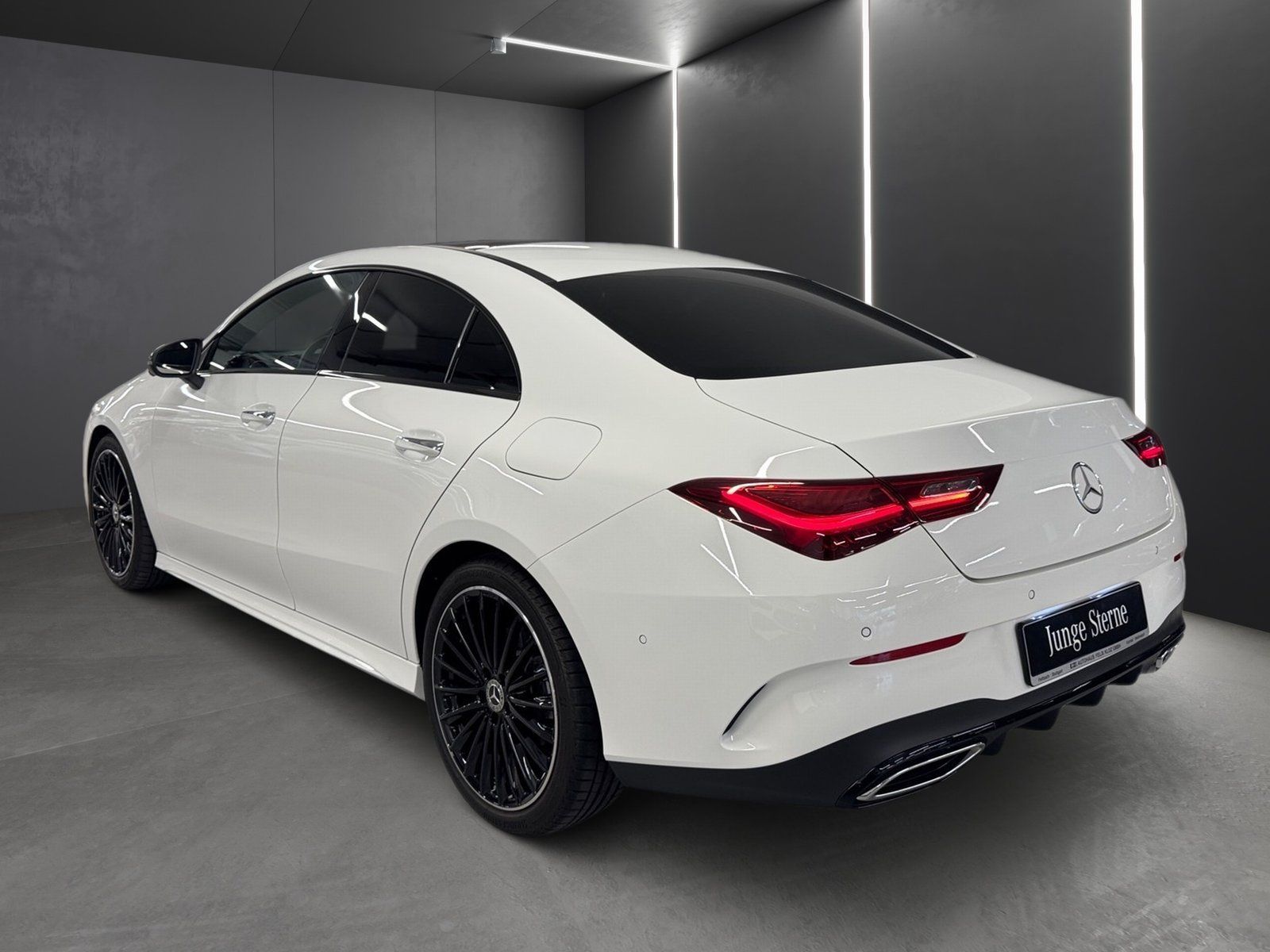 Fahrzeugabbildung Mercedes-Benz CLA 200 AMG Plus*Burmester*Pano*Disto*HUD*Night*