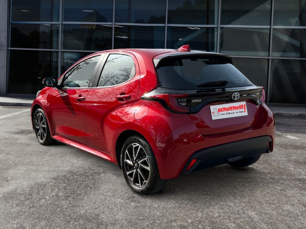Fahrzeugabbildung Toyota Yaris Hybrid 1.5 VVT-i Team Deutschland