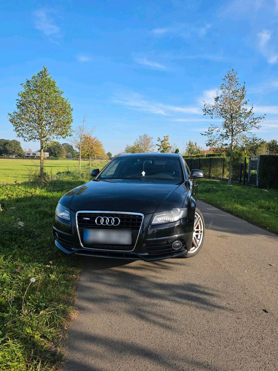 Audi A4 2009 — rear view